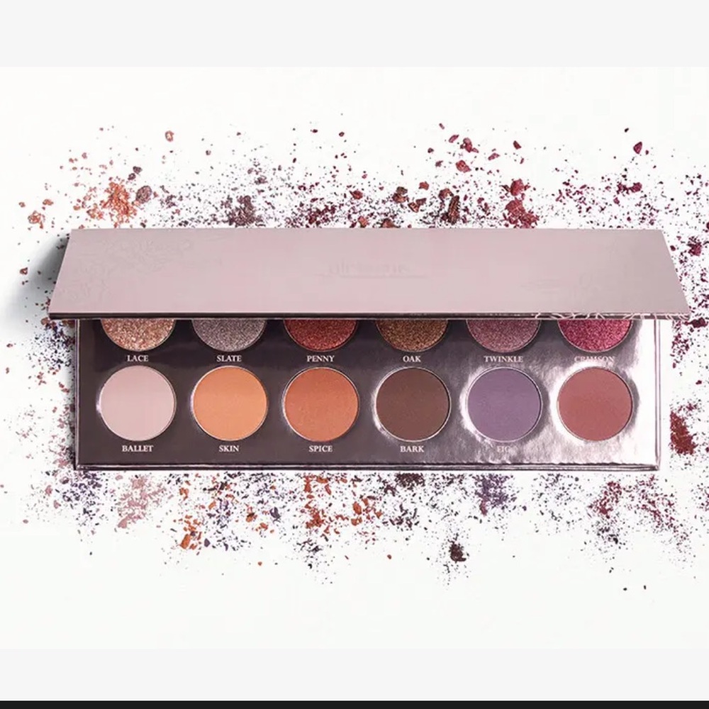 GIRLACTIK - The Essential Eyeshadow Palette